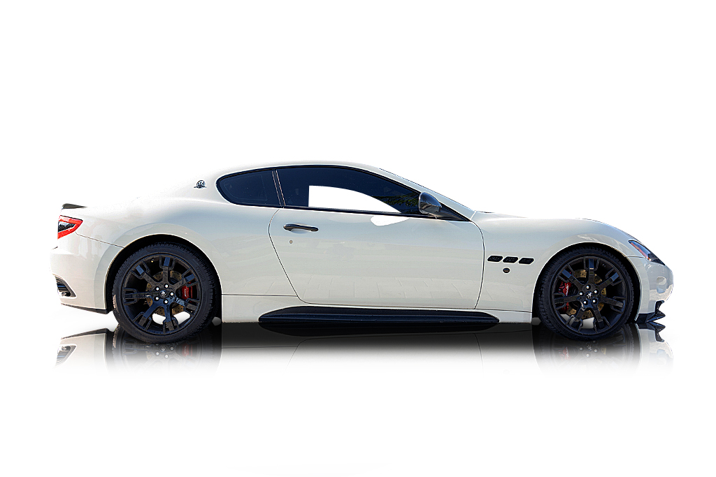 An incredible side shot photo of aMaserati GranTurismo that you should buy.