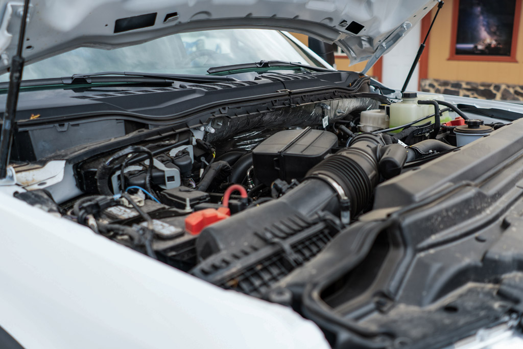 2022 Ford F-600 - Engine Photo