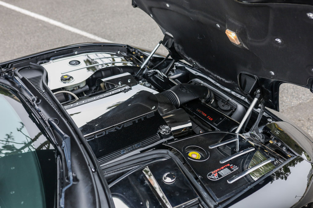 2004 Chevrolet Corvette - Engine Photo