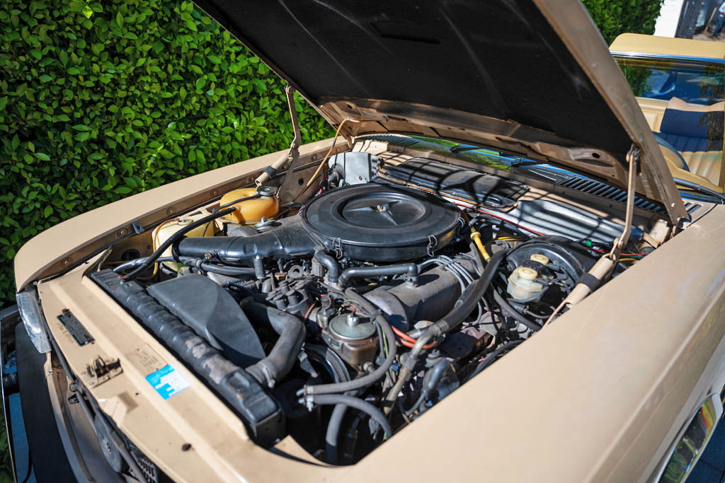1975 Mercedes Benz 450SL - Engine Photo