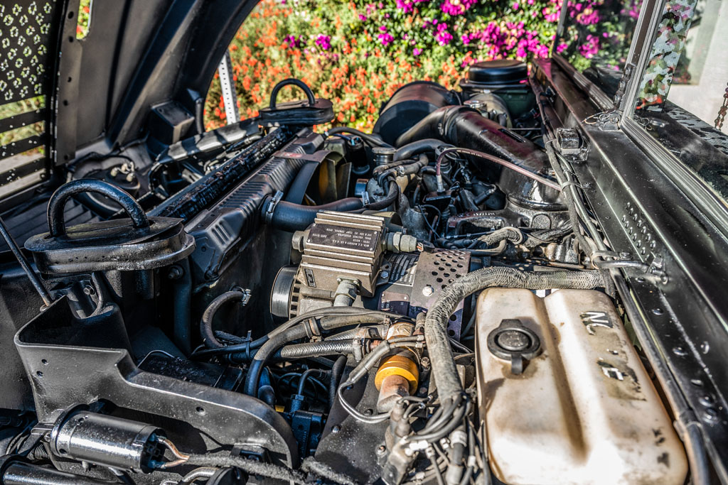 1995 AM General Hummer - Engine Photo