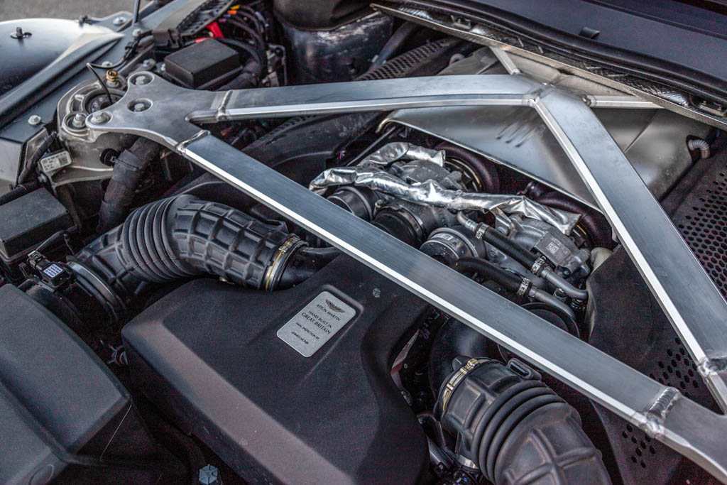 2021 Aston Martin Vantage - Engine Photo