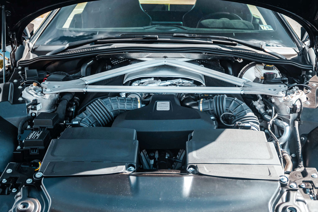 2019 Aston Martin Vantage - Engine Photo