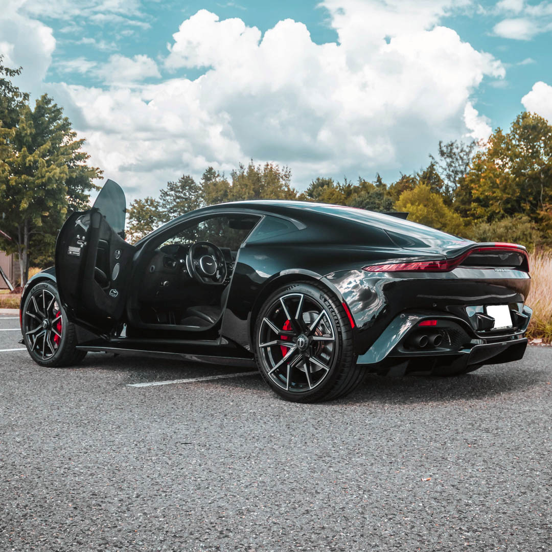 2019 Aston Martin Vantage - Interior Photo