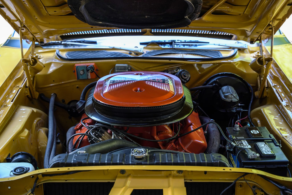 1971 Dodge Charger - Engine Photo