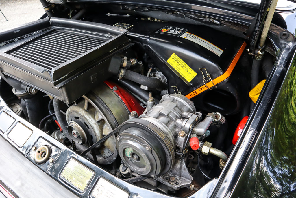 1989 Porsche 911 - Engine Photo