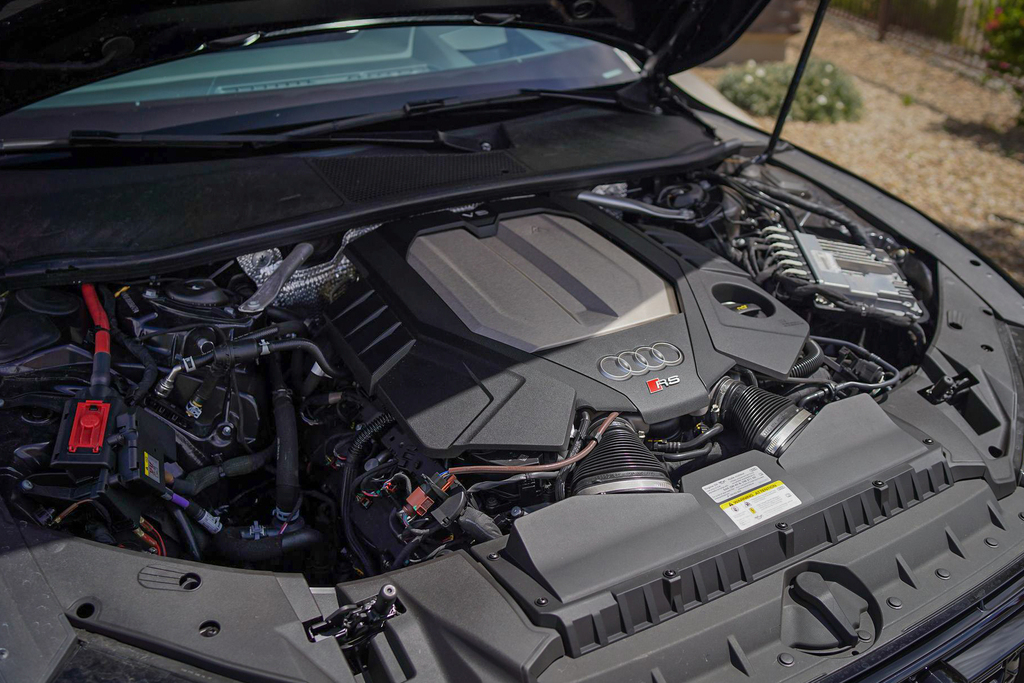 2021 Audi RS7 - Engine Photo