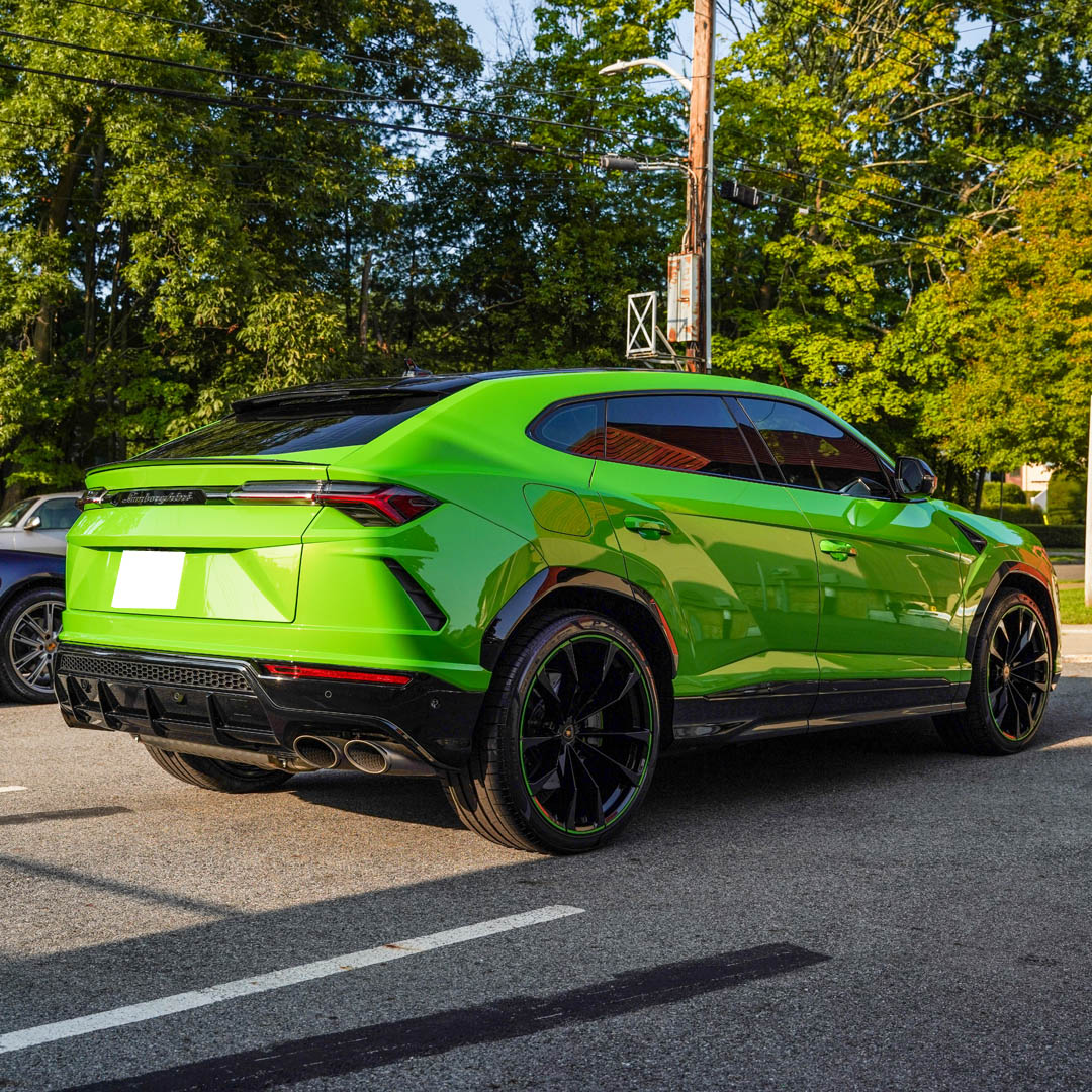 2022 Lamborghini Urus - Interior Photo