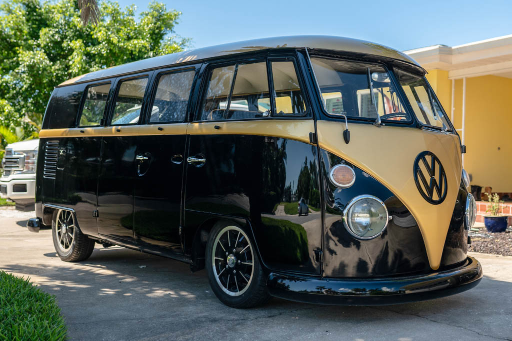 1967 Volkswagen Bus - Overview Photo