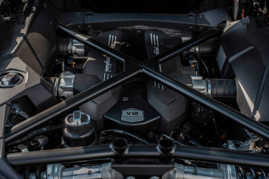 2015 Lamborghini Aventador - Engine Photo