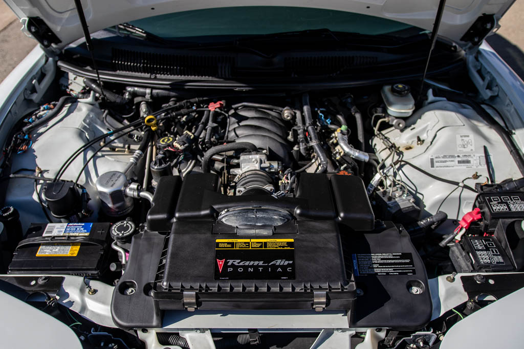 1999 Pontiac Trans Am - Engine Photo