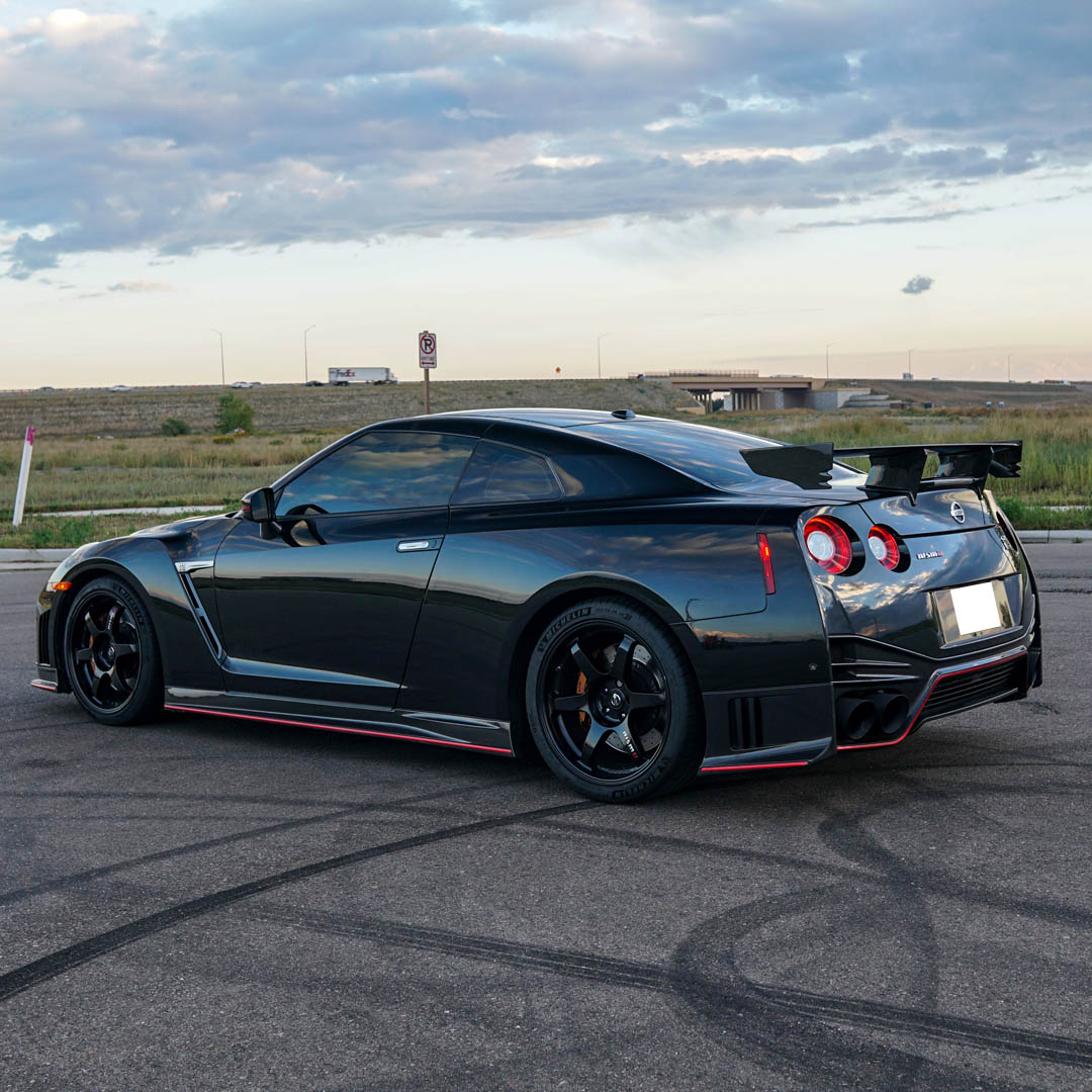 2016 Nissan GT-R - Interior Photo