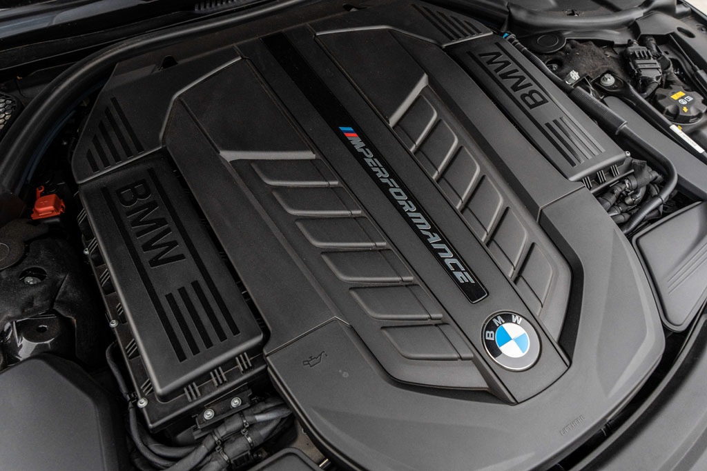 2018 BMW M760i - Engine Photo