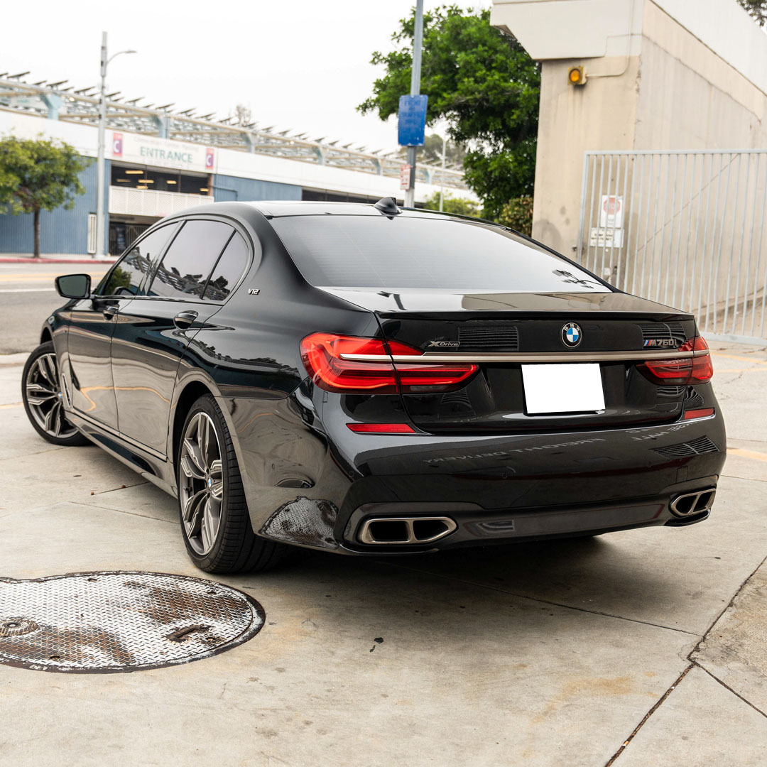 2018 BMW M760i - Interior Photo