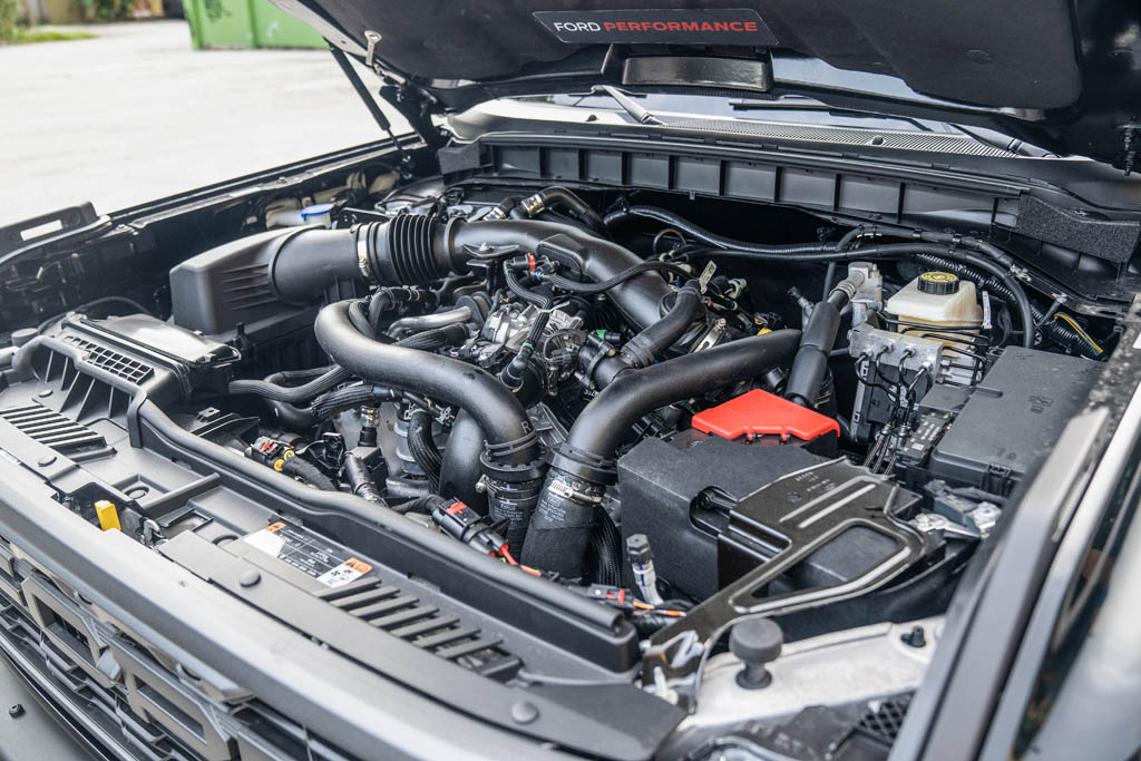 2022 Ford Bronco - Engine Photo