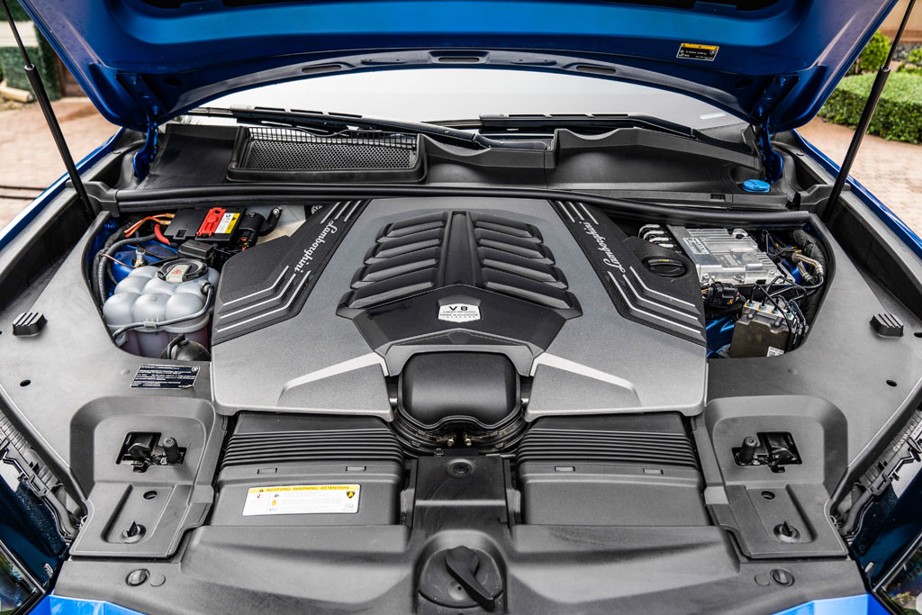 2020 Lamborghini Urus - Engine Photo