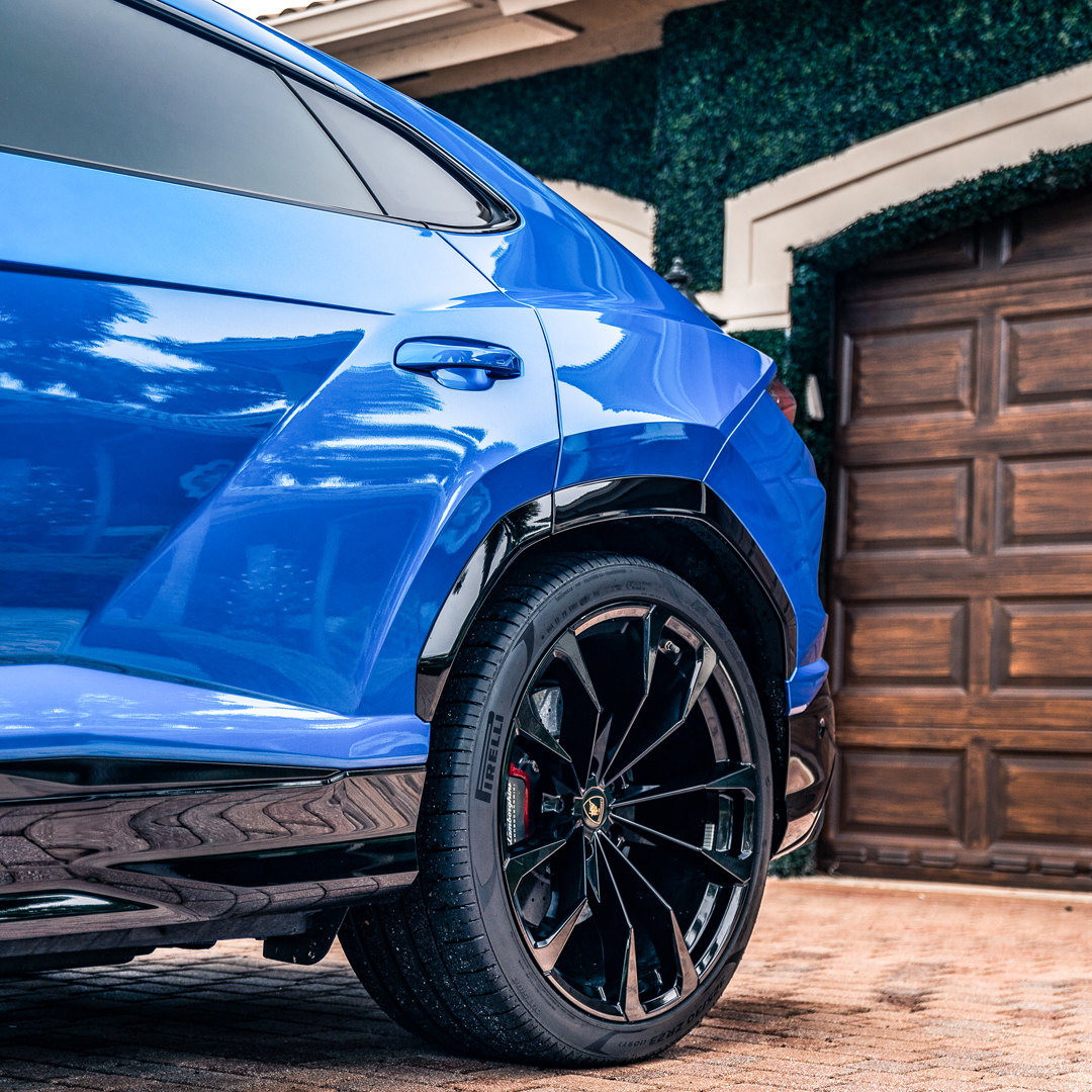 2020 Lamborghini Urus - Interior Photo