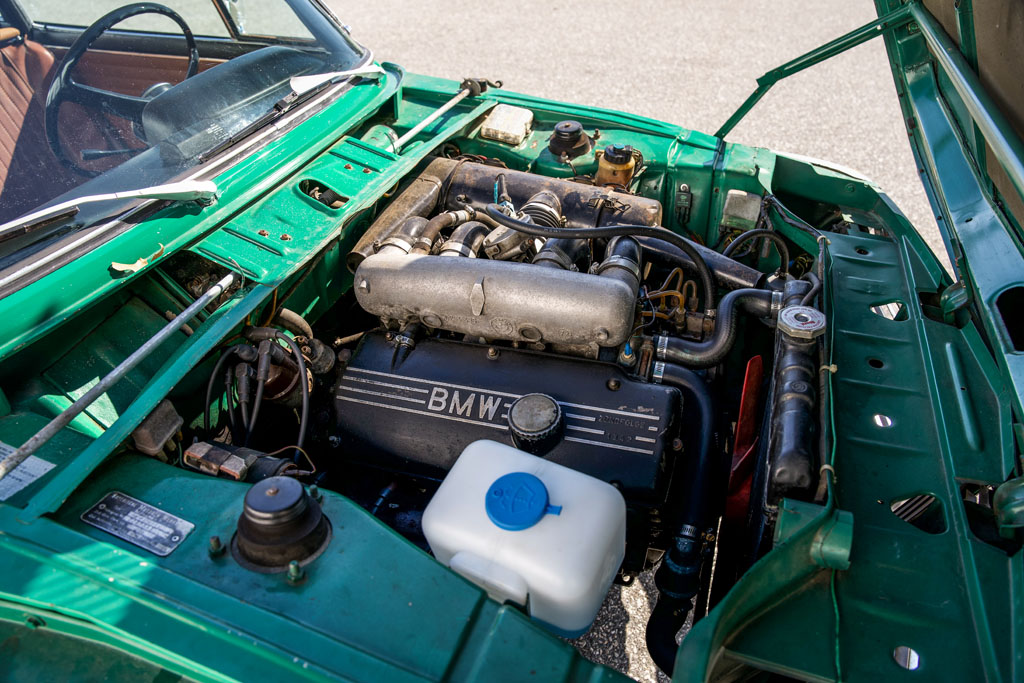 1972 BMW 2002 tii - Engine Photo