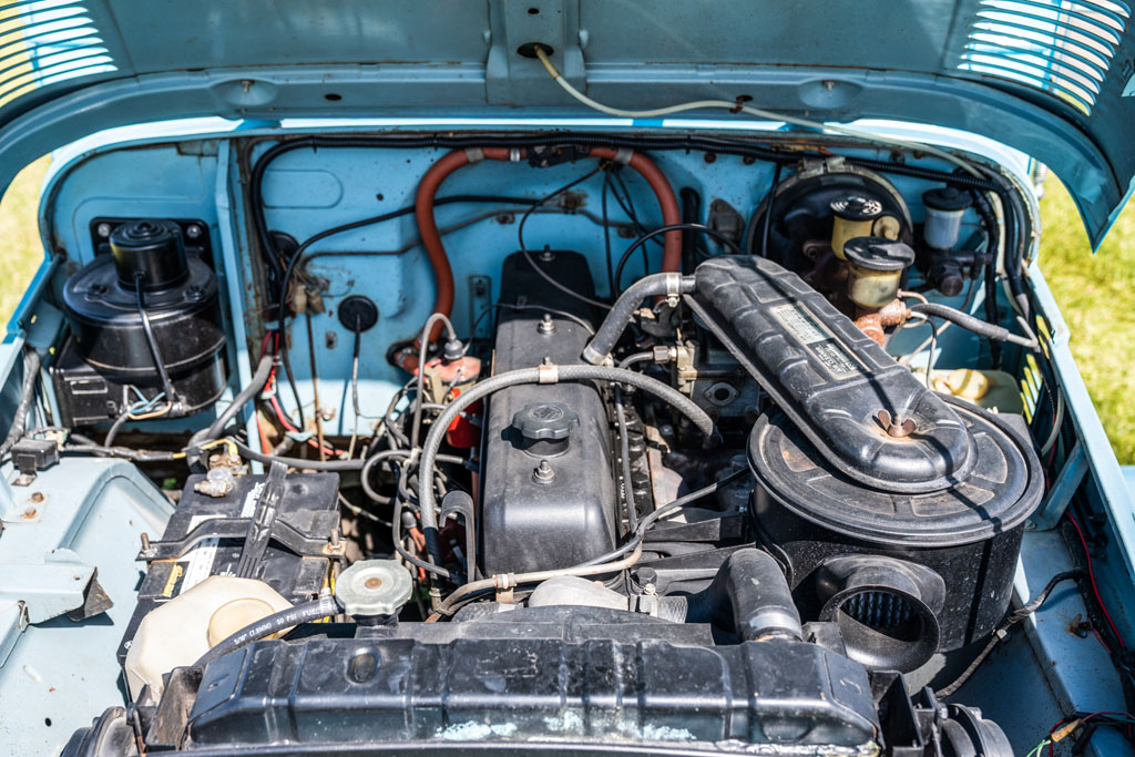 1972 Toyota FJ40 - Engine Photo