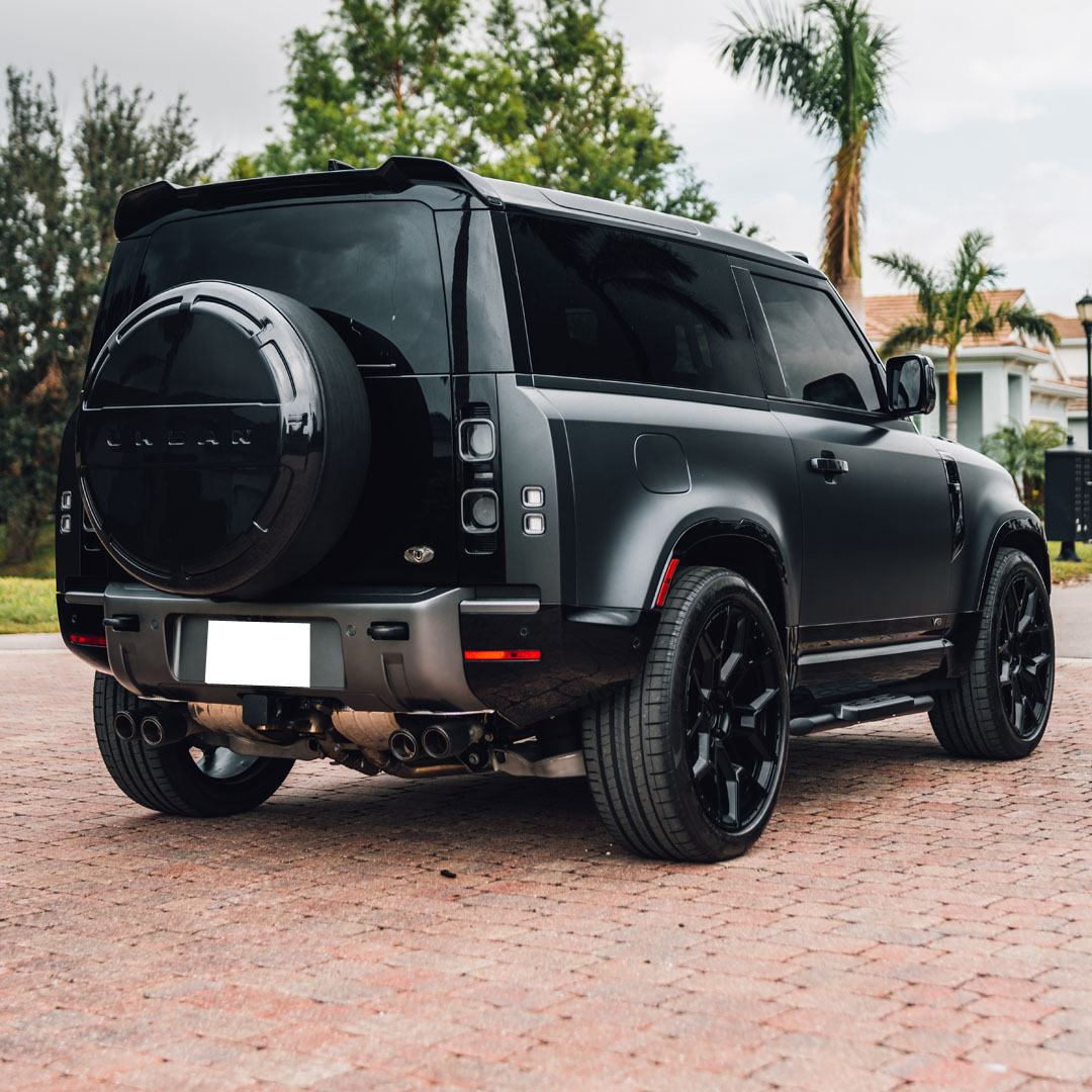 2023 Land Rover Defender 90 - Interior Photo