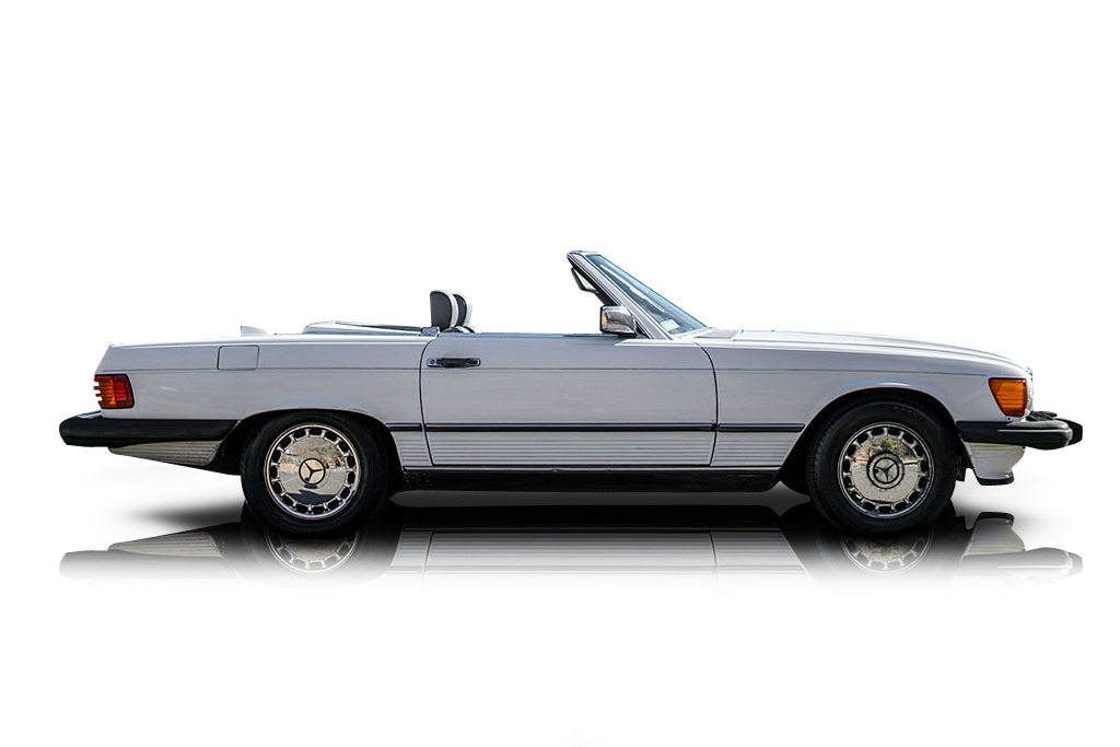 An incredible side shot photo of aMercedes-Benz 560SL that you should buy.