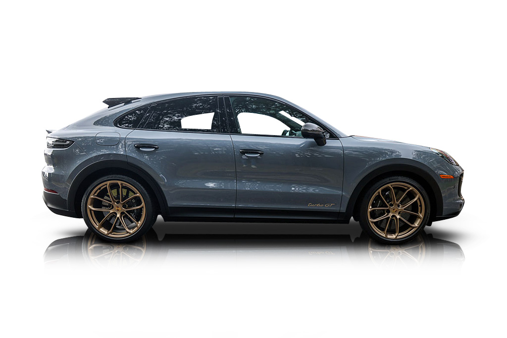 An incredible side shot photo of aPorsche Cayenne that you should buy.