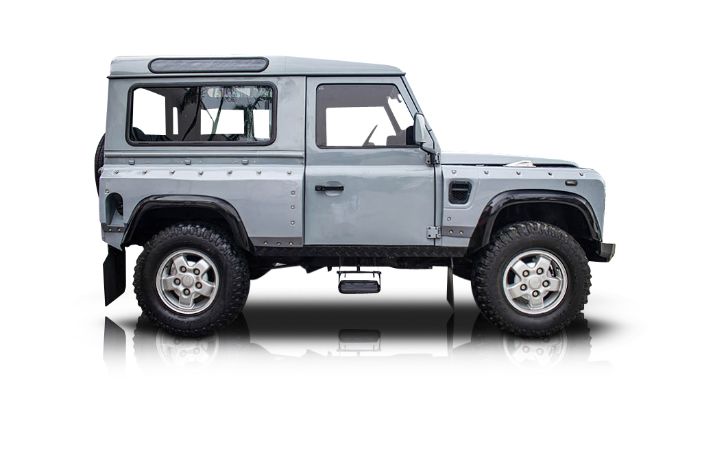 An incredible side shot photo of aLand Rover Defender 90 that you should buy.