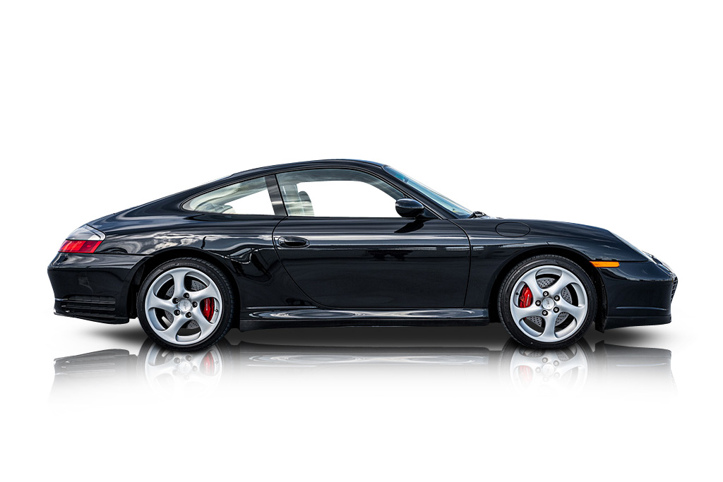 An incredible side shot photo of aPorsche 911 that you should buy.