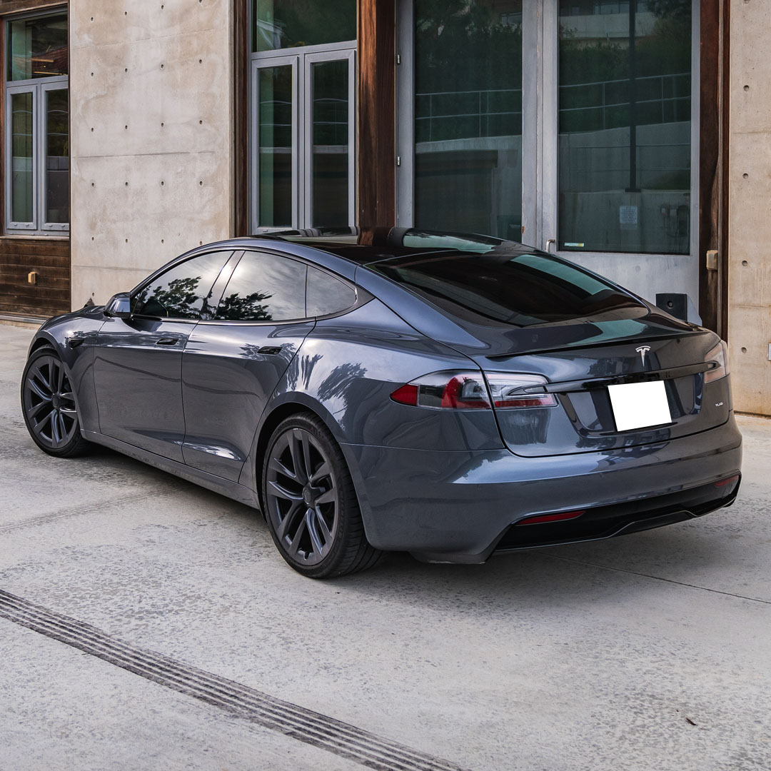 2021 Tesla Model S - Interior Photo