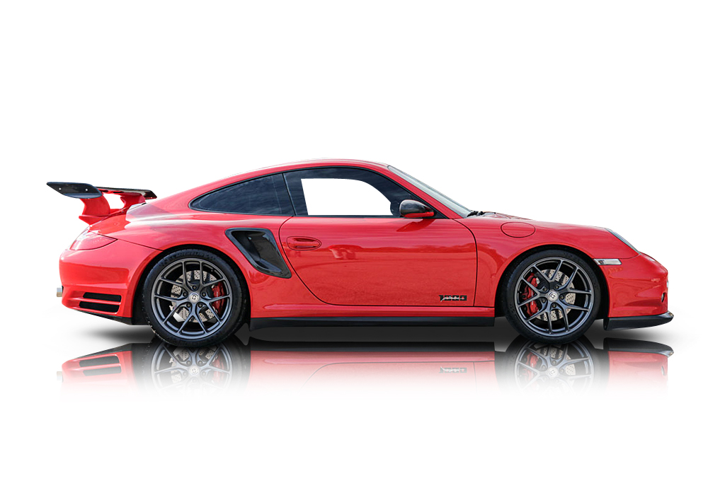 An incredible side shot photo of aPorsche 911 that you should buy.