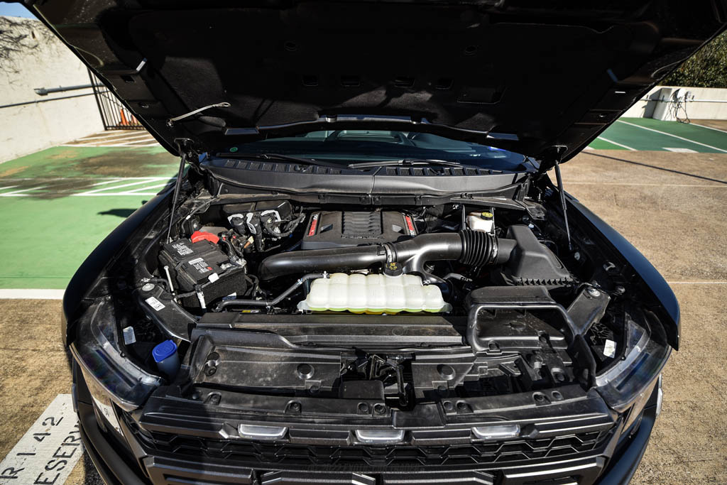 2022 Ford F-150 Raptor - Engine Photo