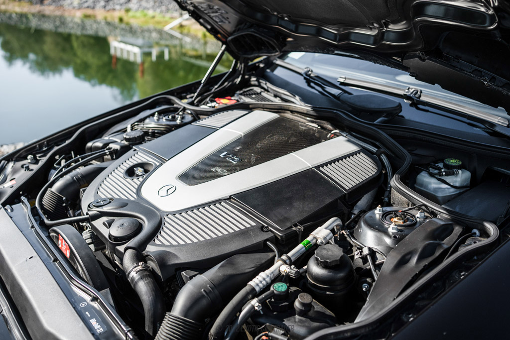 2004 Mercedes-Benz SL600 - Engine Photo