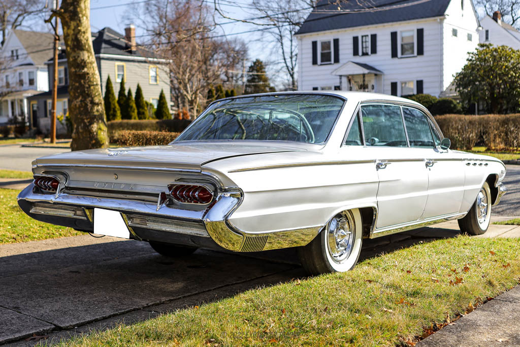 1961 Buick Electra 225 Riviera  - Engine Photo