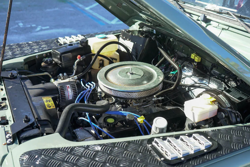 1991 Land Rover Defender - Engine Photo