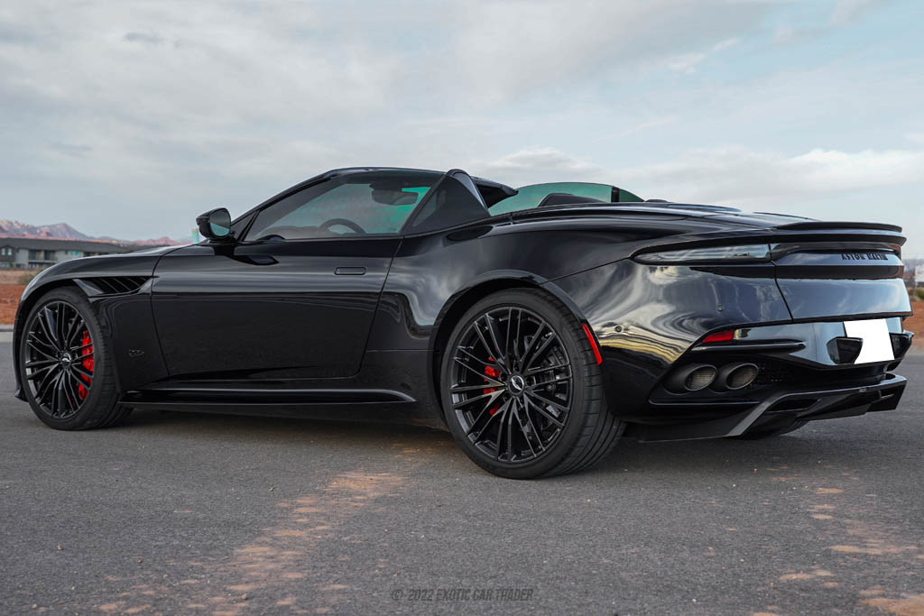 2022 Aston Martin DBS - Interior Photo