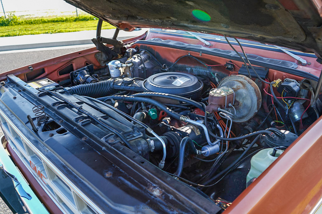 1977 GMC C2500 Sierra Classic - Engine Photo
