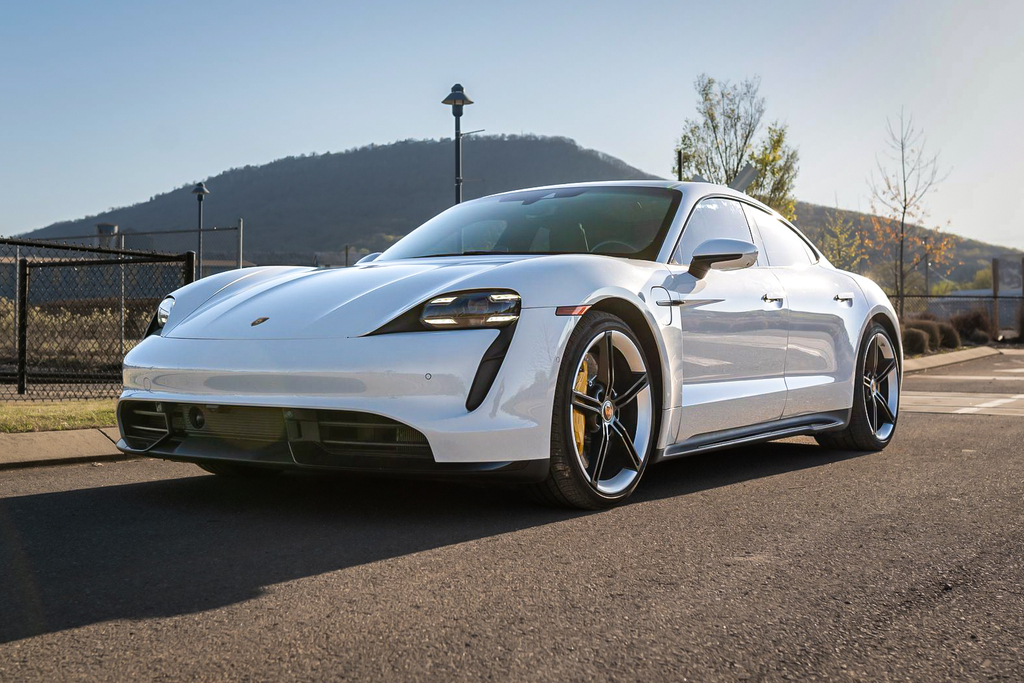 2020 Porsche Taycan - Overview Photo