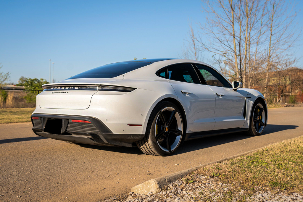 2020 Porsche Taycan - Interior Photo