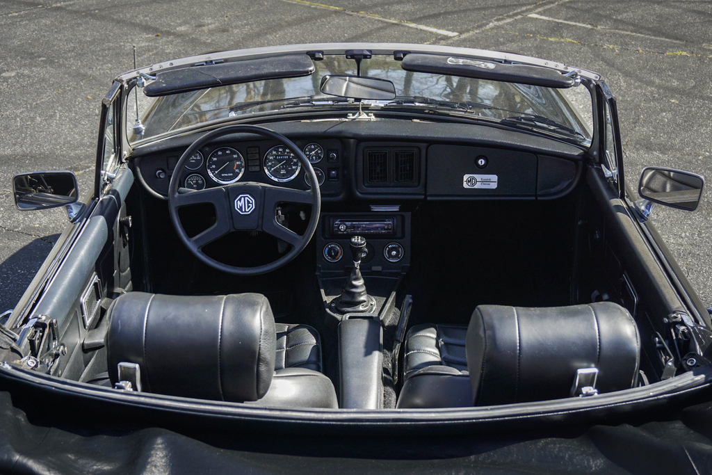 1980 MG MGB - Interior Photo