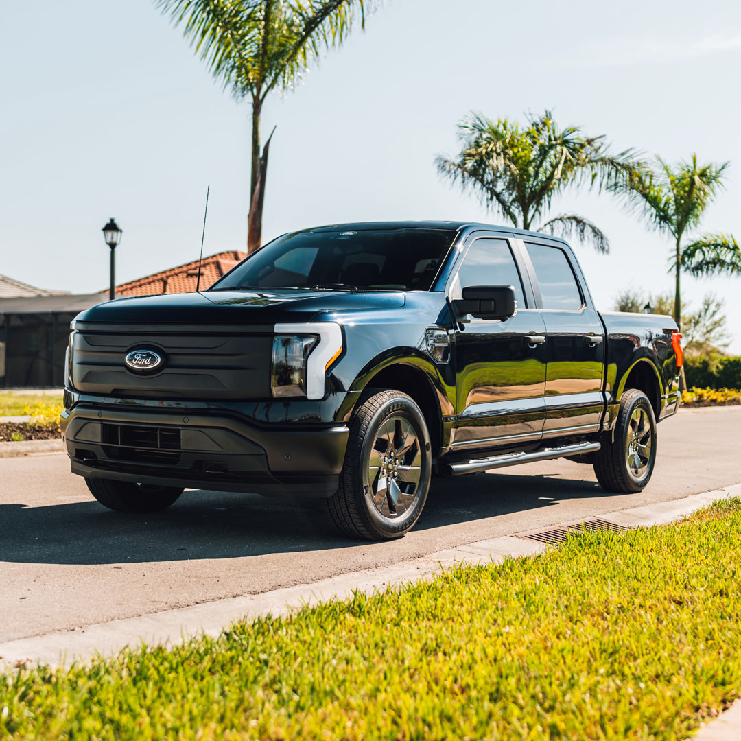 2022 Ford F-150 Lightning - Overview Photo