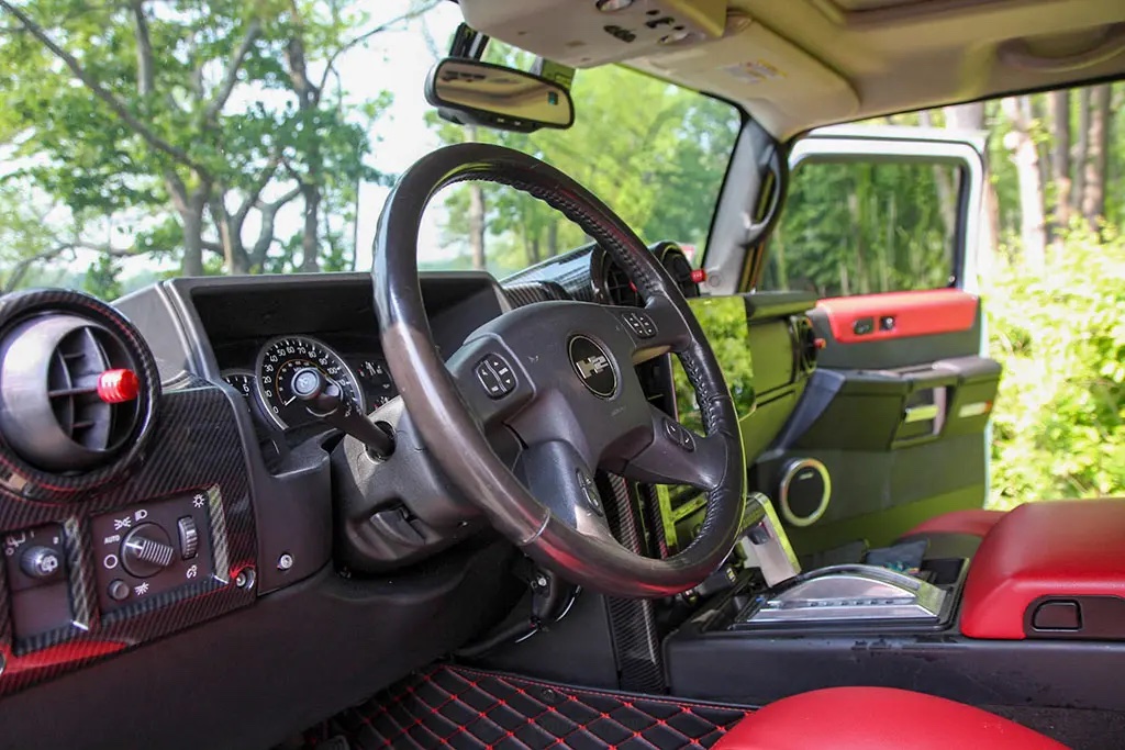 2005 Hummer H2 - Interior Photo