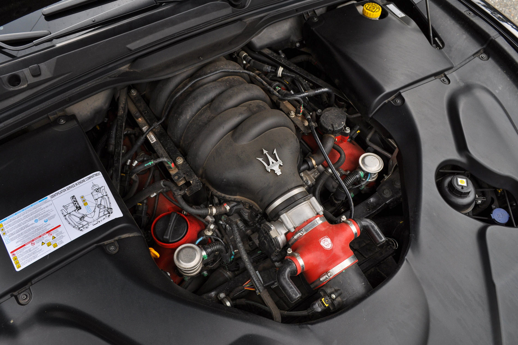 2014 Maserati Granturismo - Engine Photo