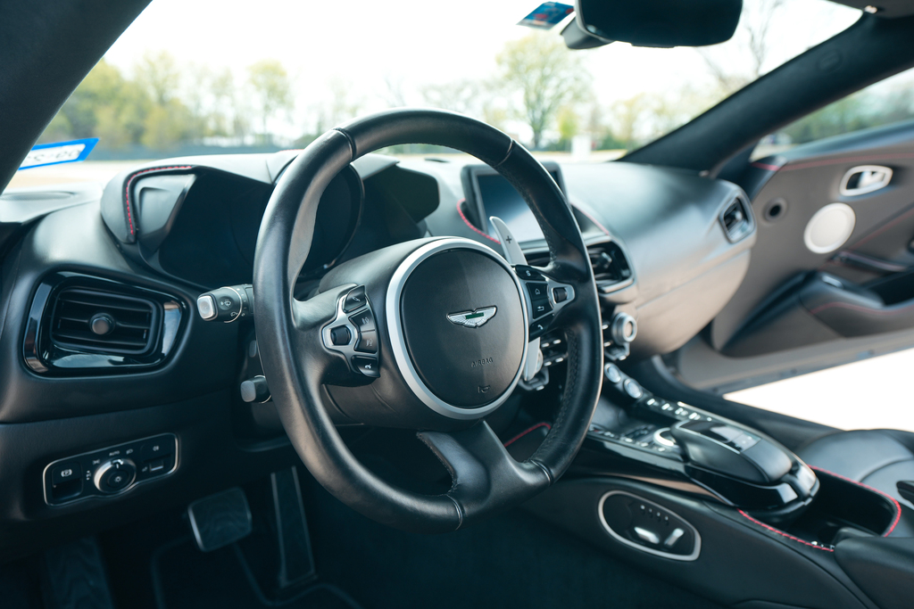 2020 Aston Martin Vantage - Engine Photo