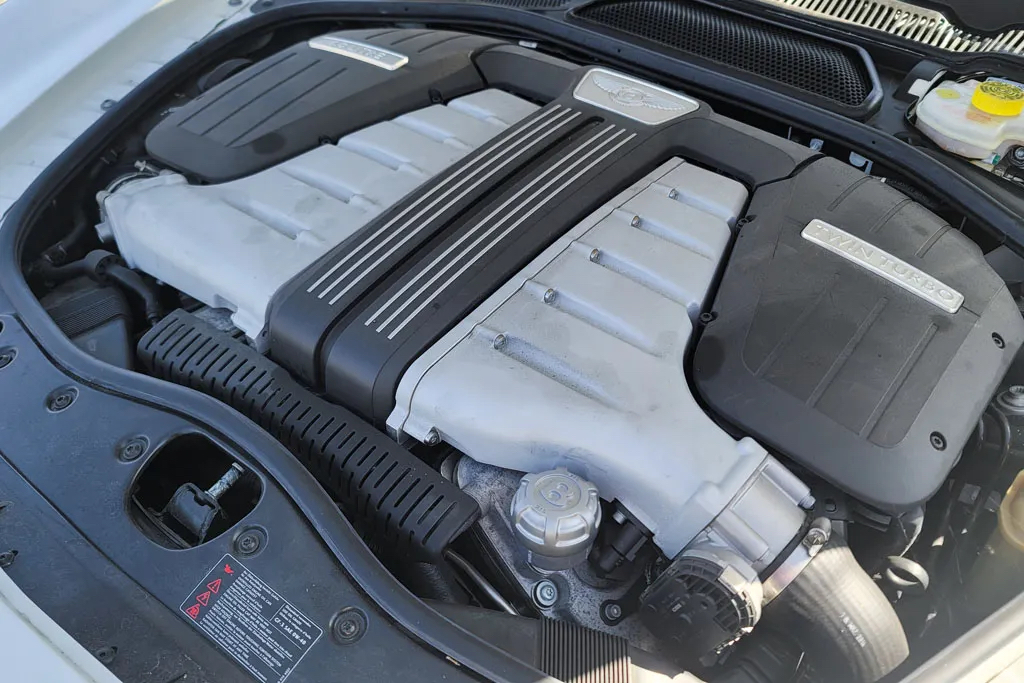 2015 Bentley Flying Spur - Engine Photo