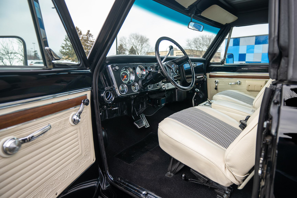 1971 Chevrolet K5 Blazer - Interior Photo