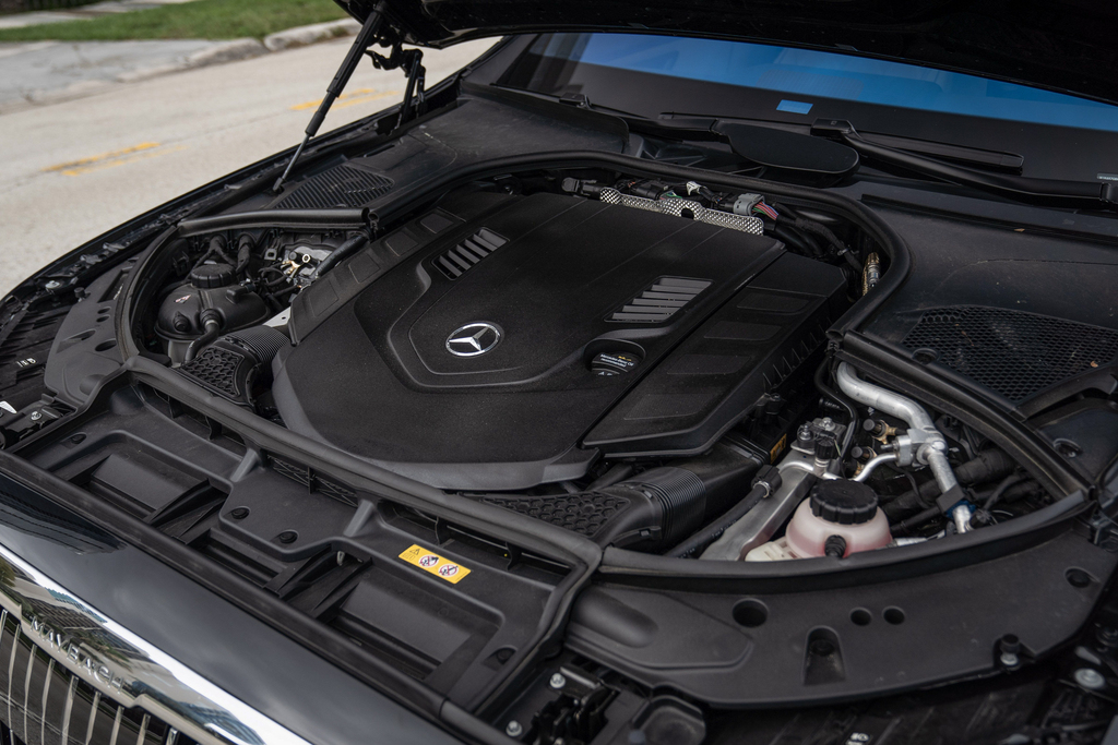 2022 Mercedes-Benz Maybach S580 - Engine Photo