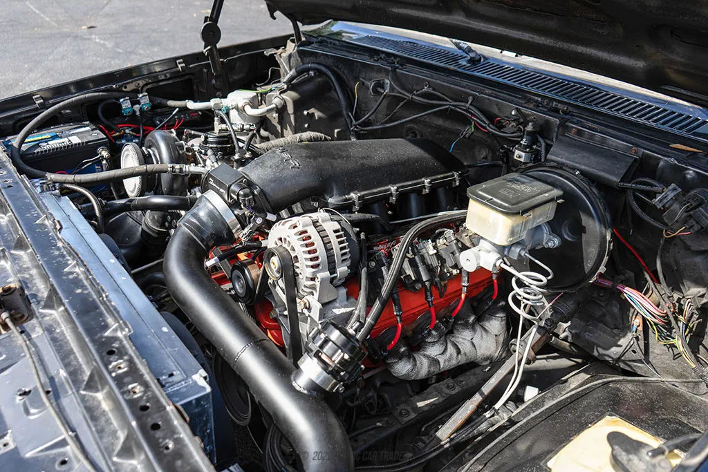1984 Chevrolet C10 Pickup - Engine Photo