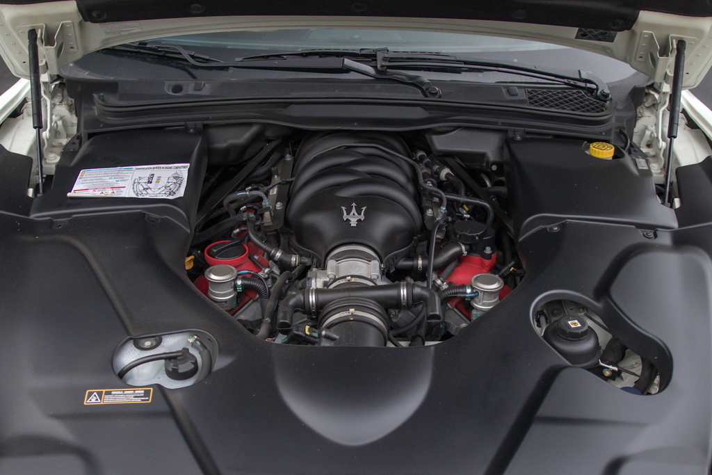 2015 Maserati GranTurismo - Engine Photo