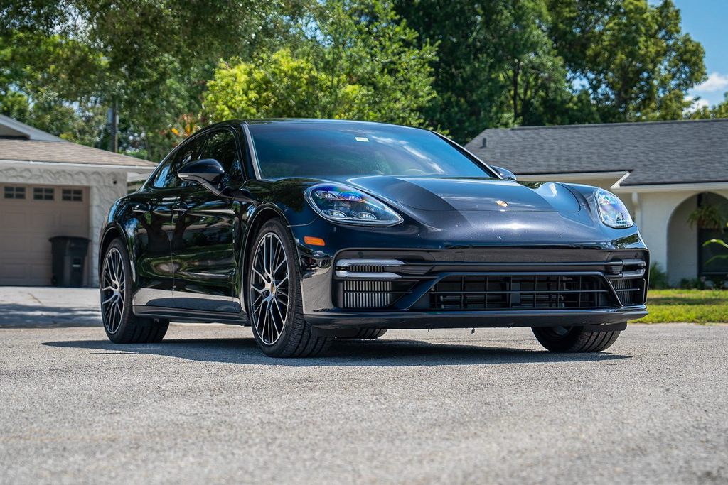 2022 Porsche Panamera - Overview Photo