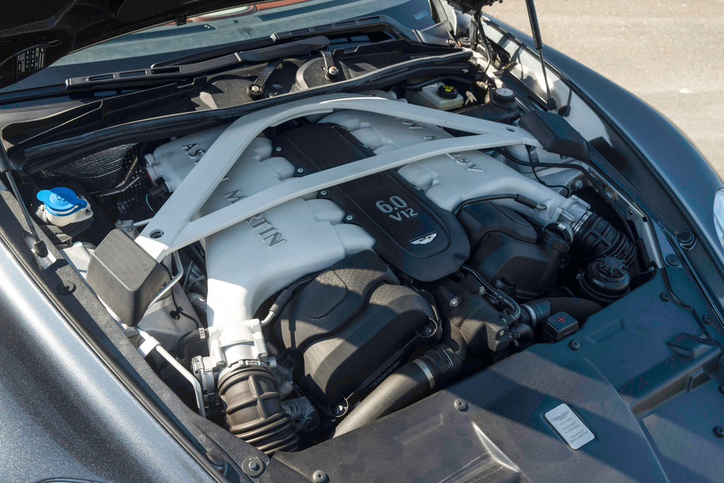 2015 Aston Martin Vanquish - Engine Photo